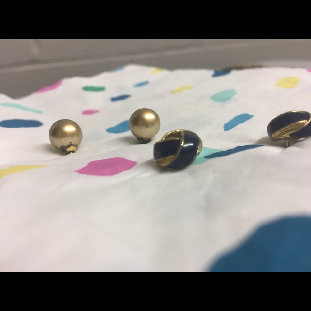 2 Pairs of Earrings + free dooney and bourke bag!